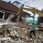 งานรื้อถอนบ้านพักอาศัย หมู่บ้านเลคไซด์วิลล่า 2 ถ.บางนา-ตราด